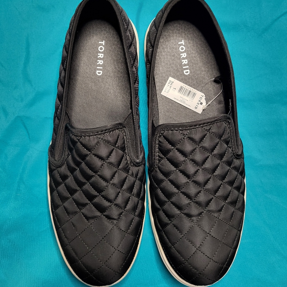 NWT Torrid Quilted Black Shoes Size 12